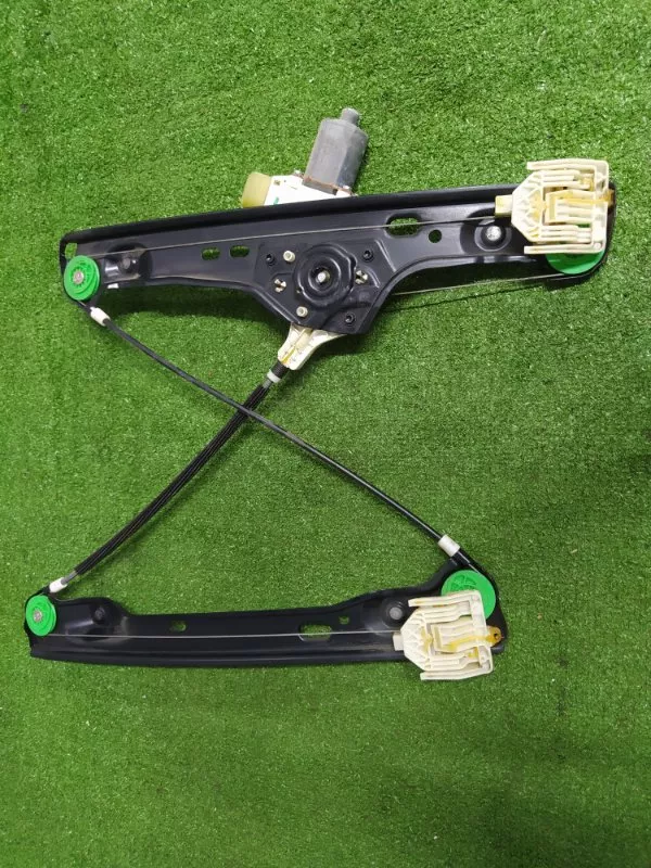 Стеклоподъемник BMW 3-Series 2005 51337140588 E90, передний правый