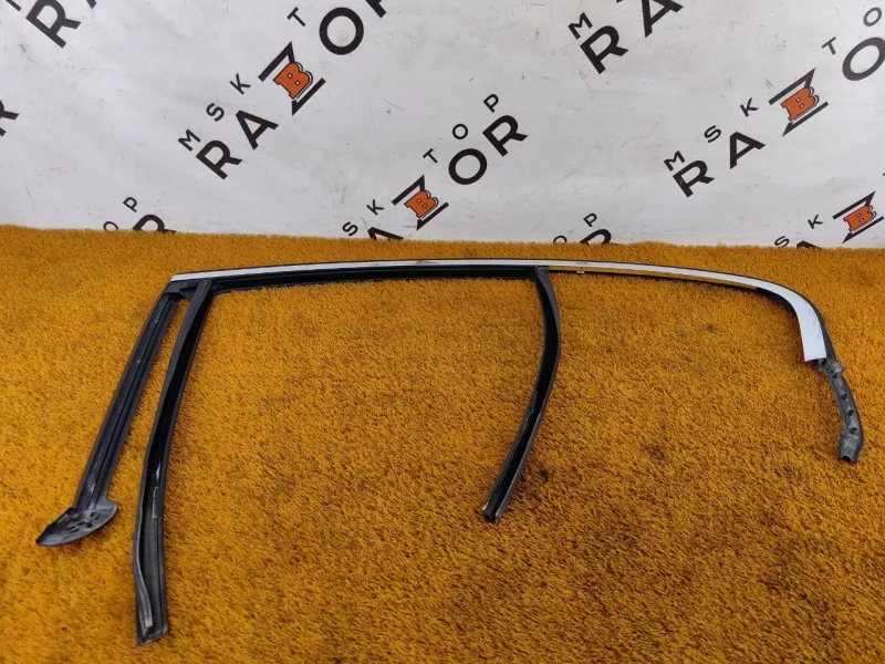 Уплотнитель стекла двери