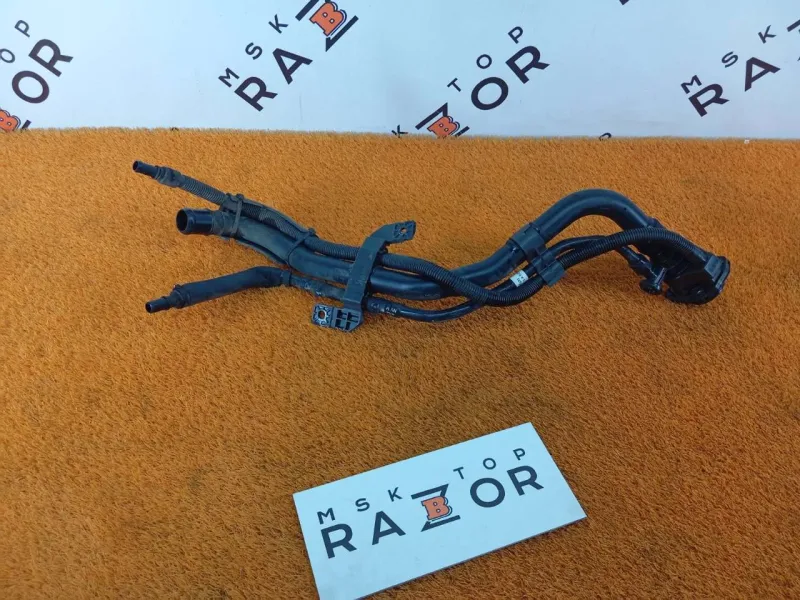 Горловина топливного бака