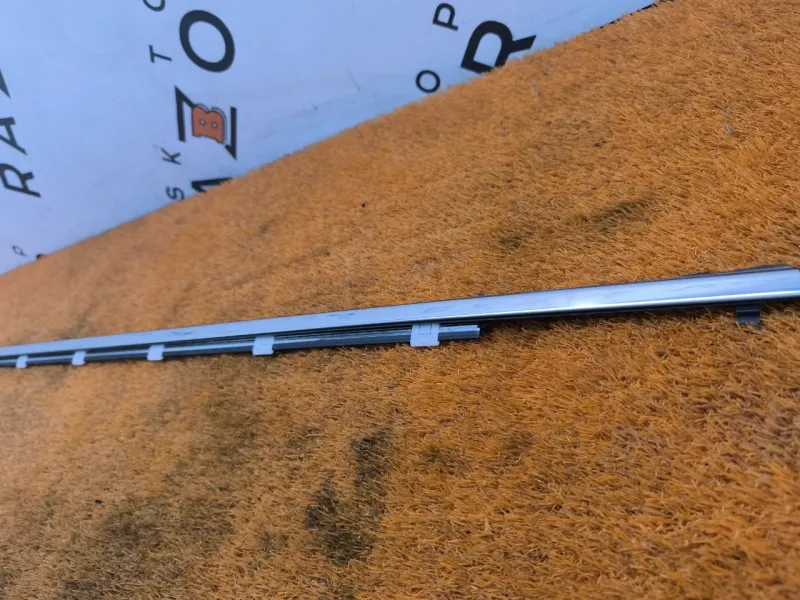 Молдинг стекла