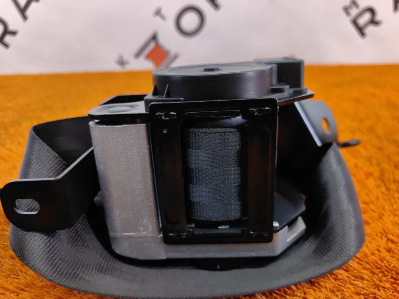 Ремень безопасности