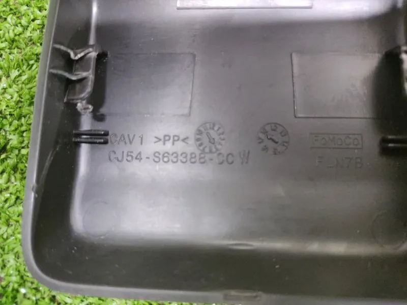 Заглушка крепления сиденья