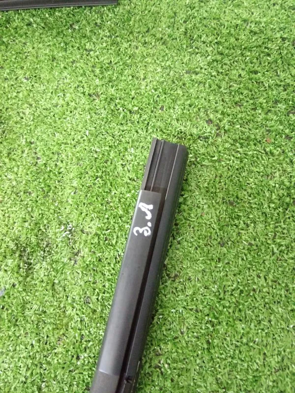 Уплотнитель стекла двери