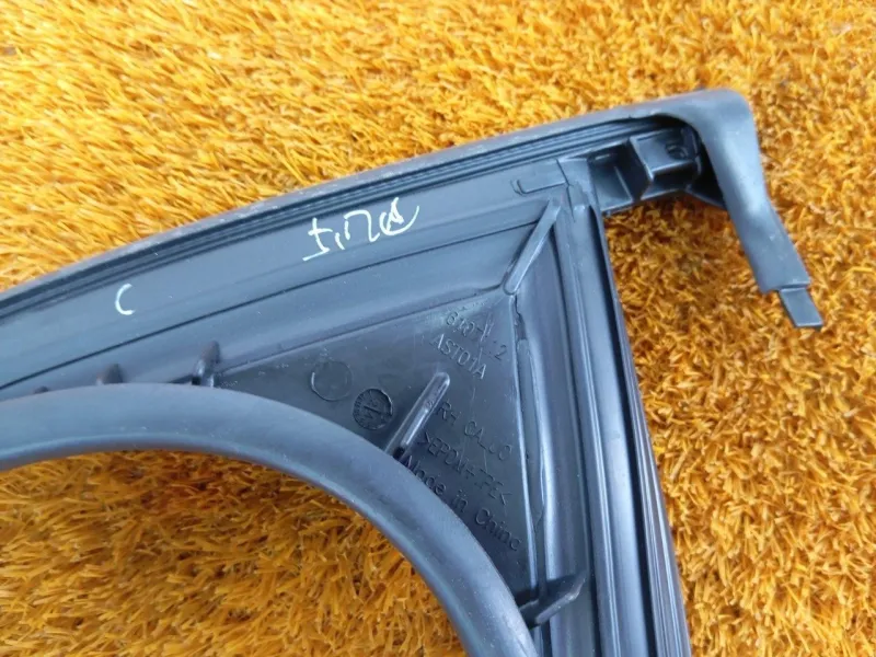 Уплотнитель стекла двери