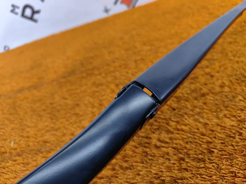 поводок стеклоочистителя