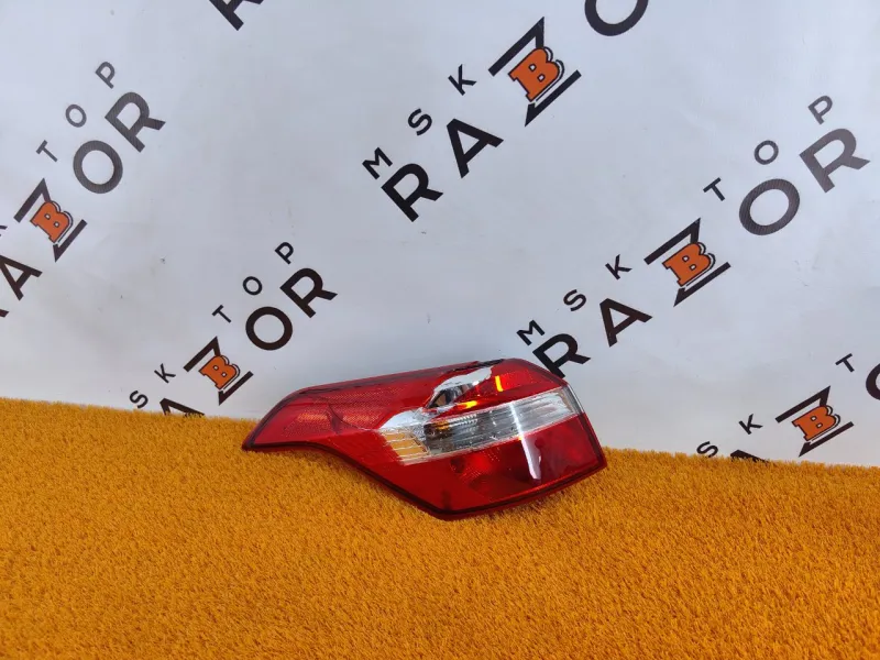 Фонарь задний