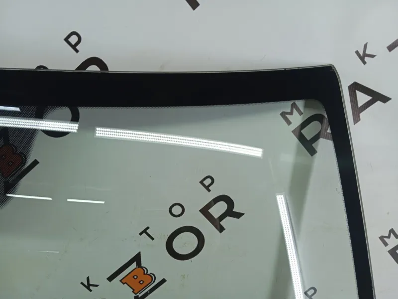 Стекло лобовое