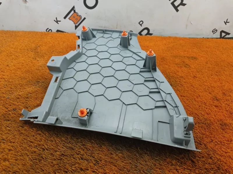 Накладка на стойку кузова