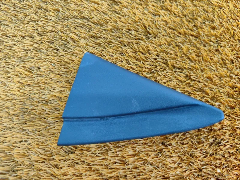 Уголок двери