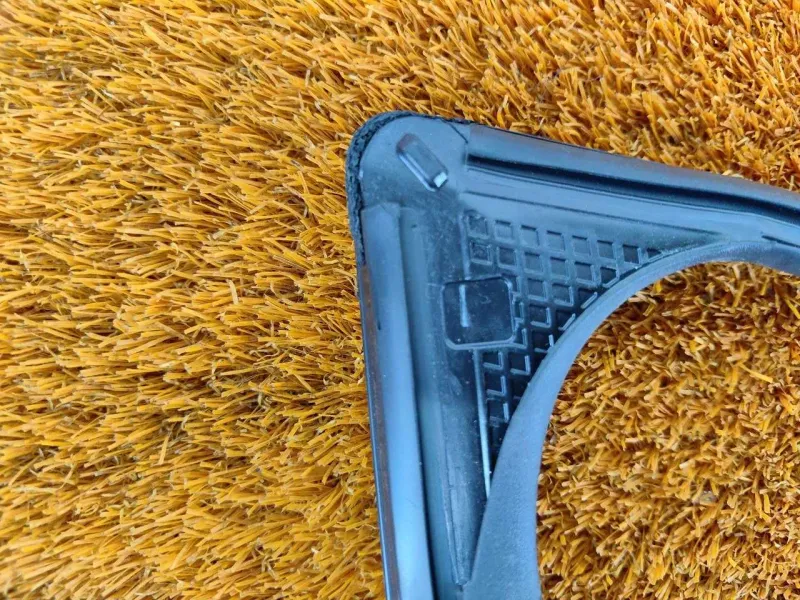 Уплотнитель стекла двери