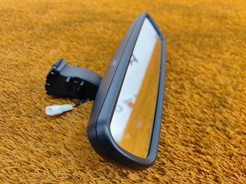 Зеркало заднего вида