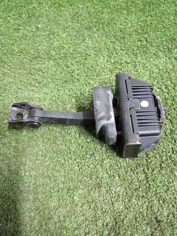 Ограничитель двери