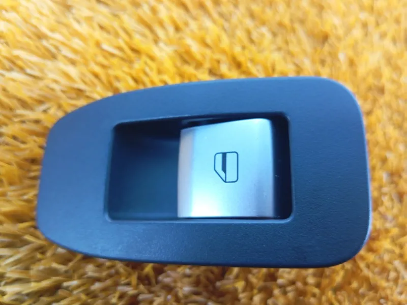 Кнопка стеклоподъемника