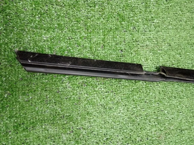 Уплотнитель стекла двери