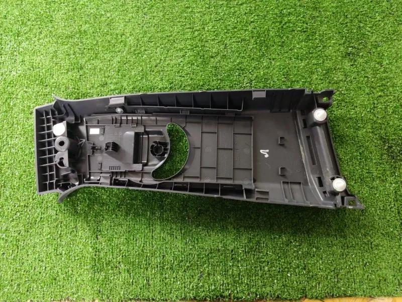 Обшивка центральной стойки