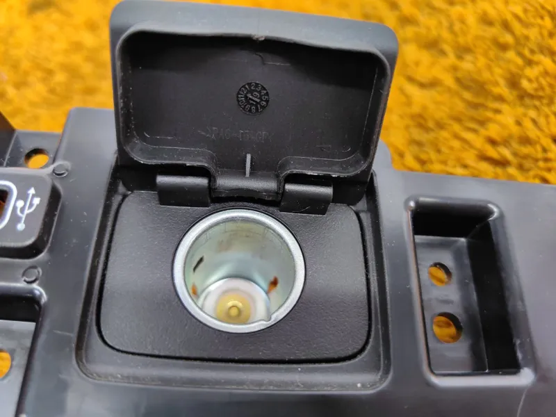 Накладка центральной консоли