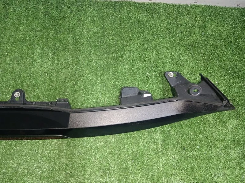 Кронштейн спойлера двери багажника