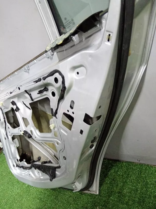 Дверь BMW 3-Series 2007 41007203676 E91, задняя правая