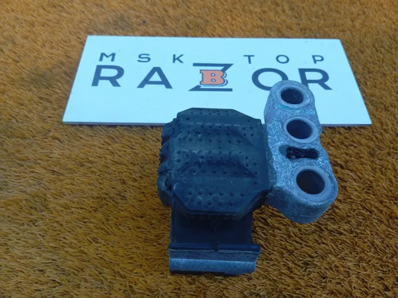 Подушка двигателя