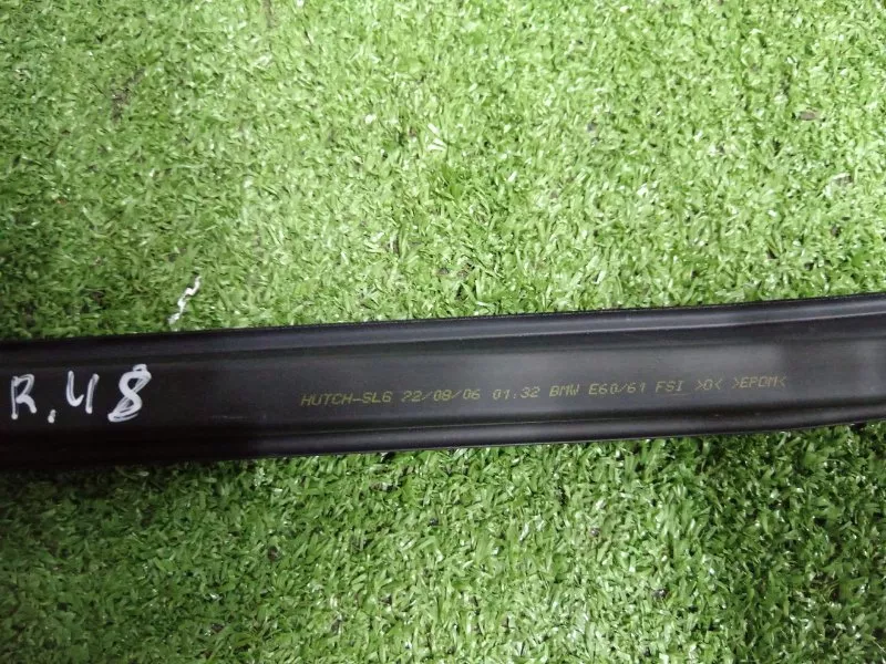 Уплотнитель стекла двери