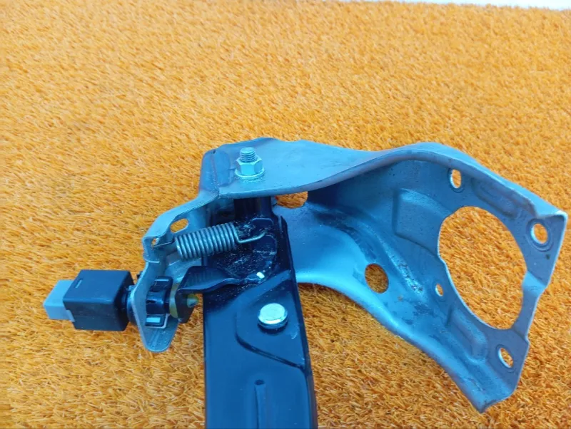 Педаль тормоза