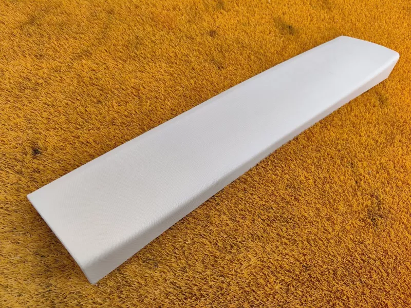 Обшивка крышки багажника