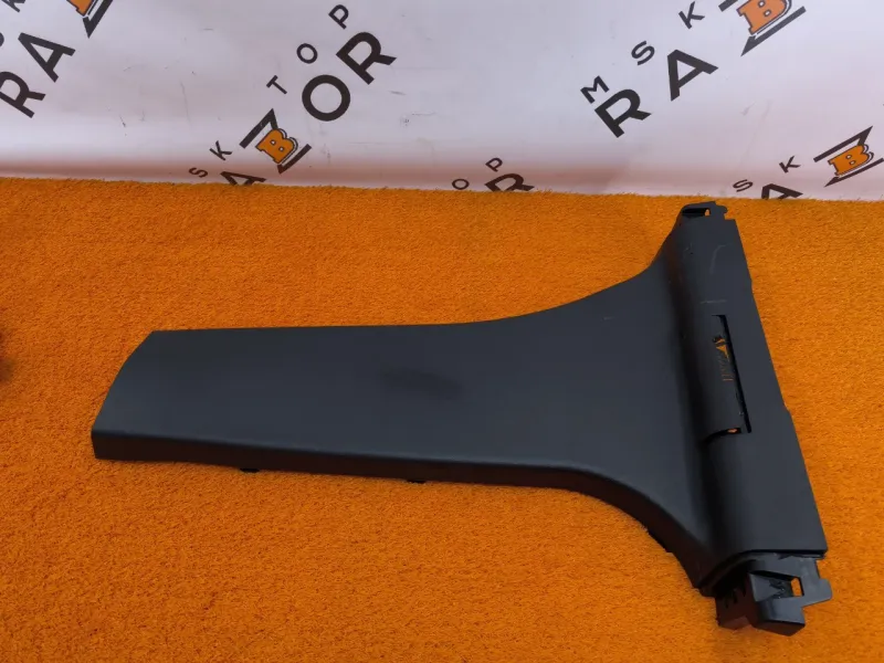 Обшивка центральной стойки