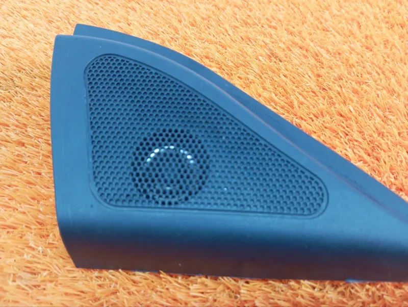 Уголок двери