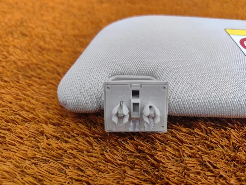 Козырек солнцезащитный