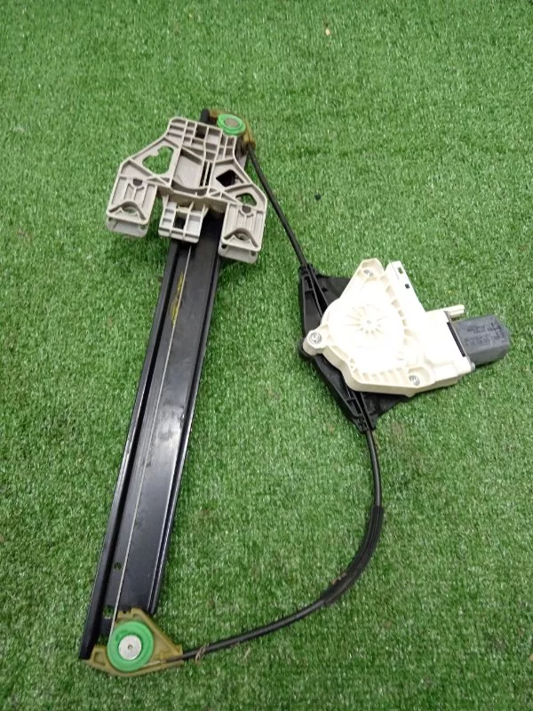 Стеклоподъемник Audi A4 2009 8K0839461 B8, задний левый