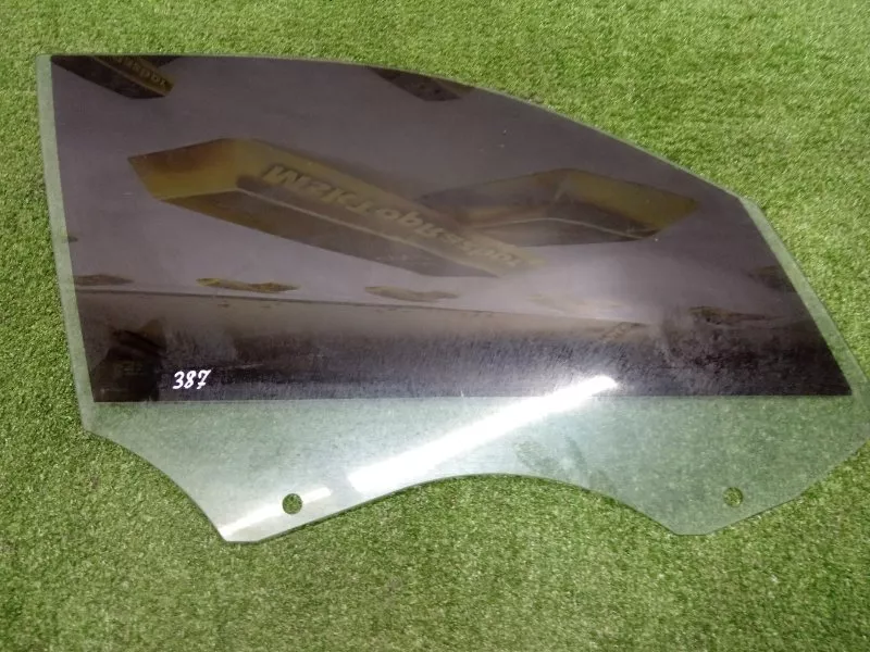 Стекло двери BMW X1 2009 51332990296 E84, переднее правое