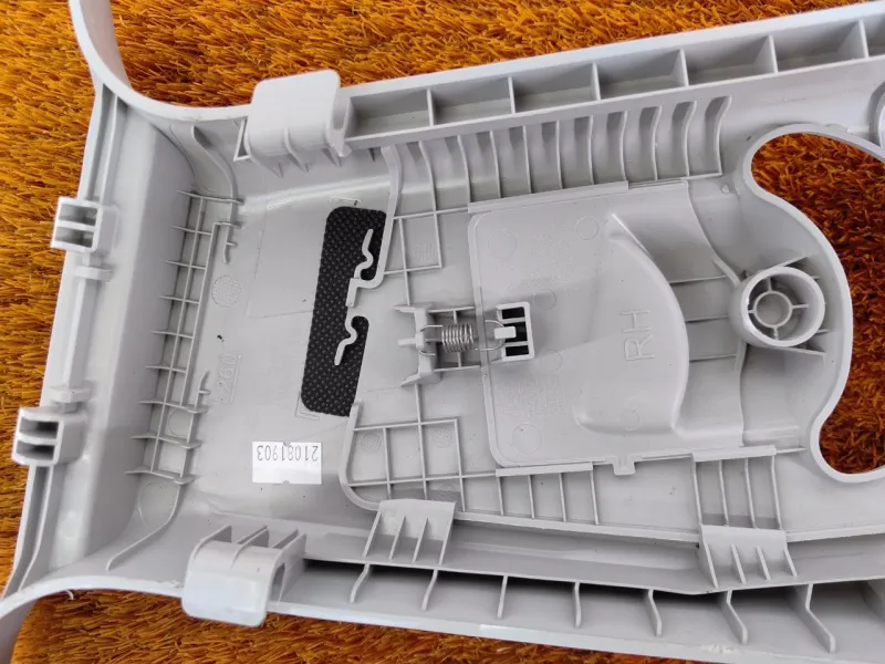 Обшивка центральной стойки