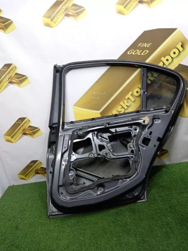 Дверь BMW 3-Series 2005 41007203648 E90, задняя правая