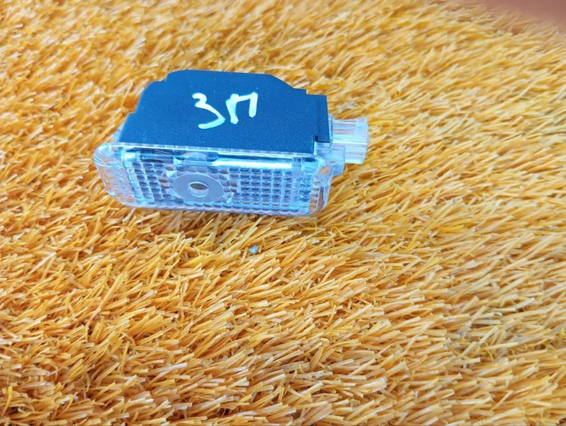 Плафон подсветки двери