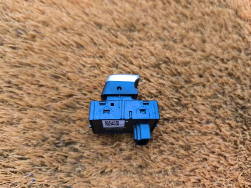 Кнопка стеклоподъемника