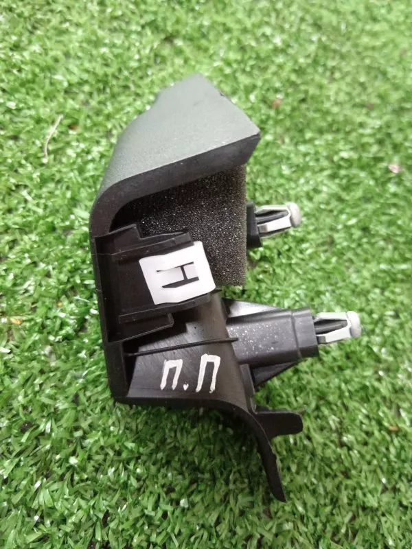 Накладка крепления зеркала