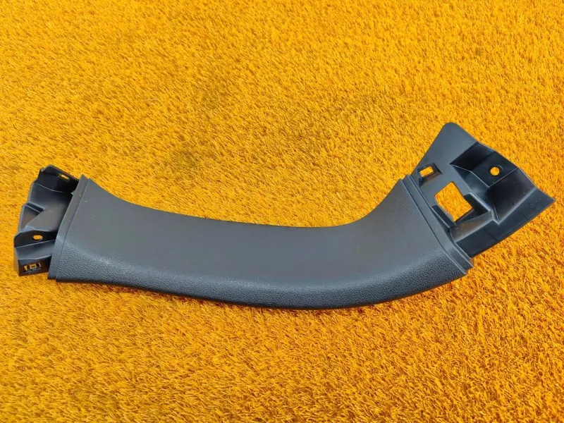 Обшивка двери багажника