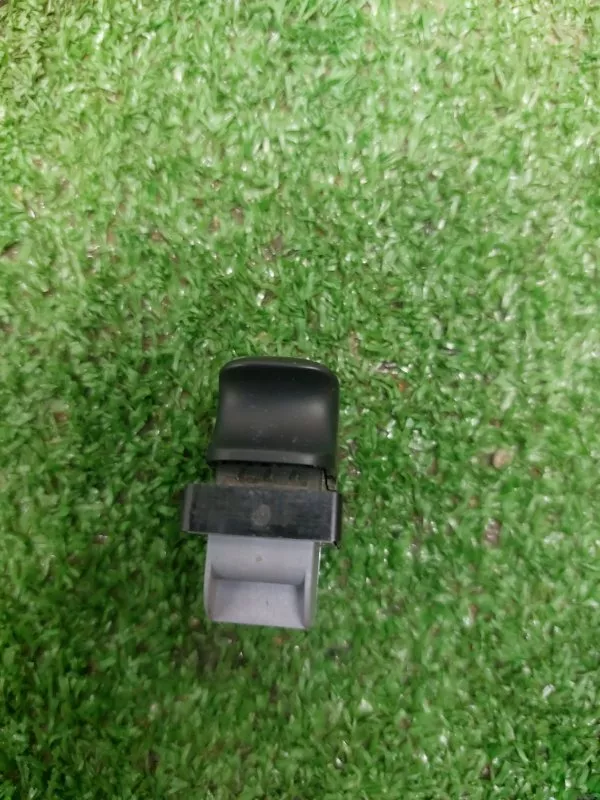 Кнопка стеклоподъемника