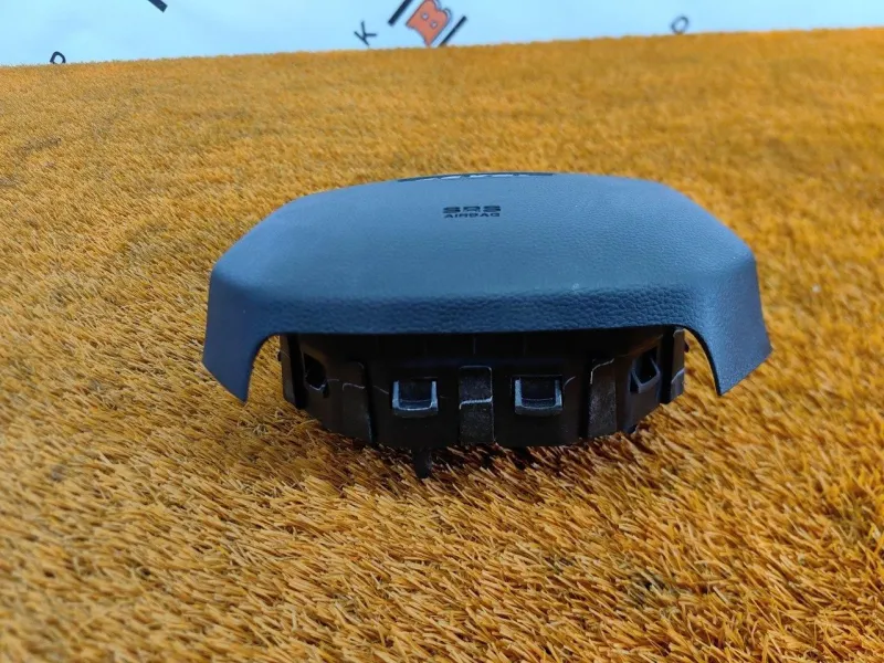 Подушка безопасности в руль