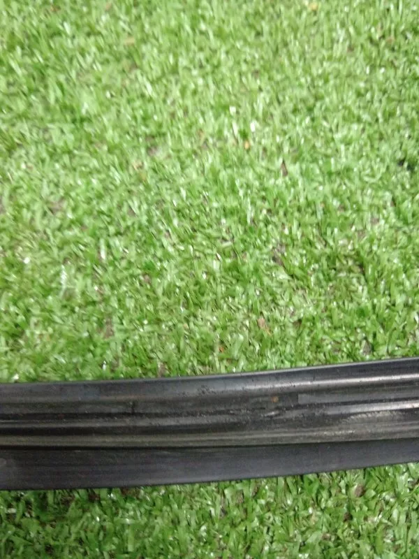 Уплотнитель стекла двери