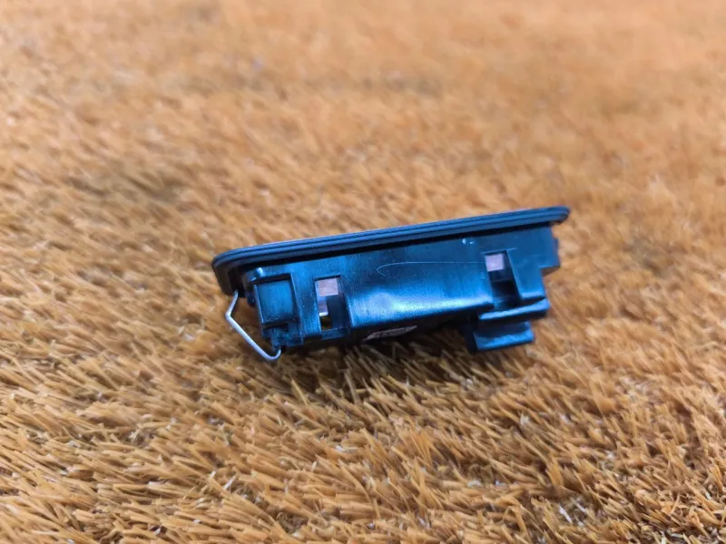 Плафон подсветки багажника