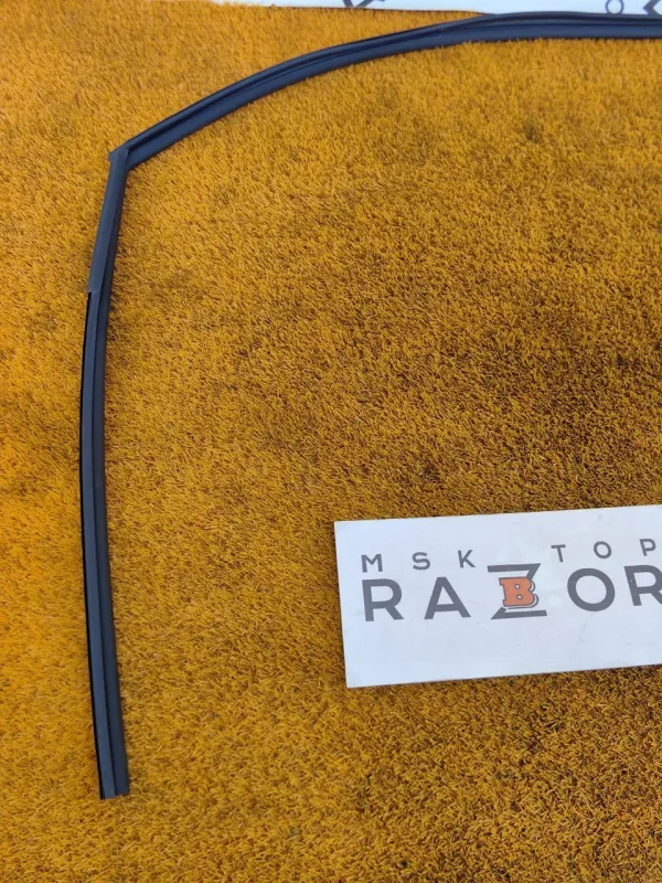 Уплотнитель стекла двери