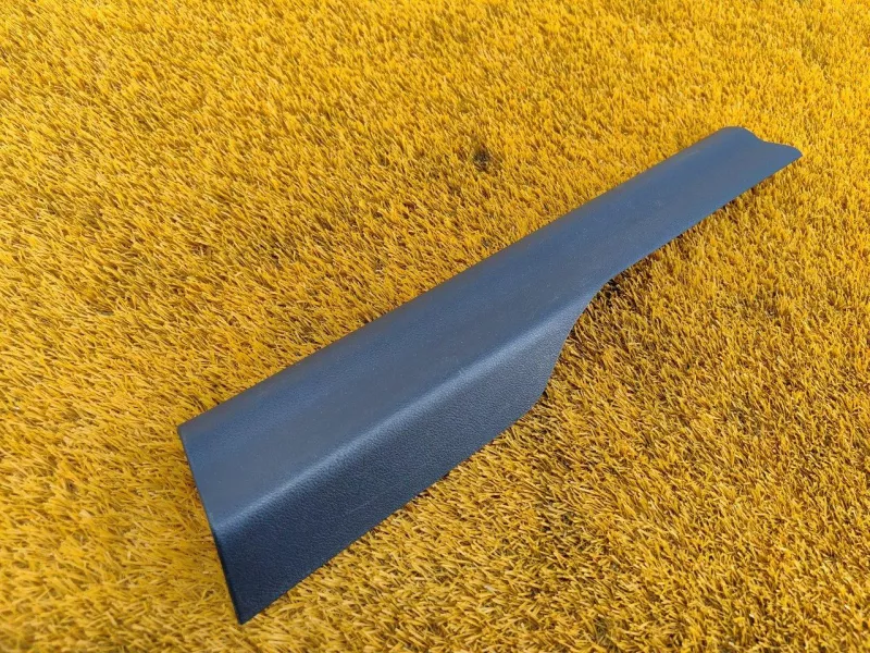 Накладка на порог салона