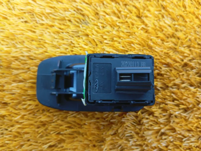 Кнопка стеклоподъемника