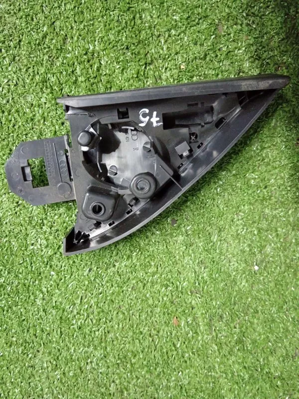 Накладка крепления зеркала