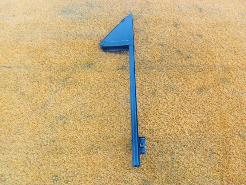 Направляющая стекла двери