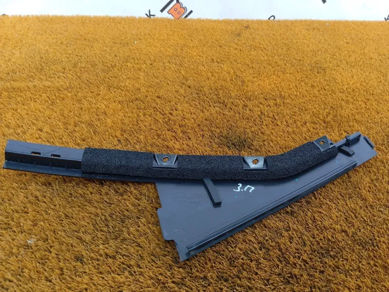 Молдинг двери