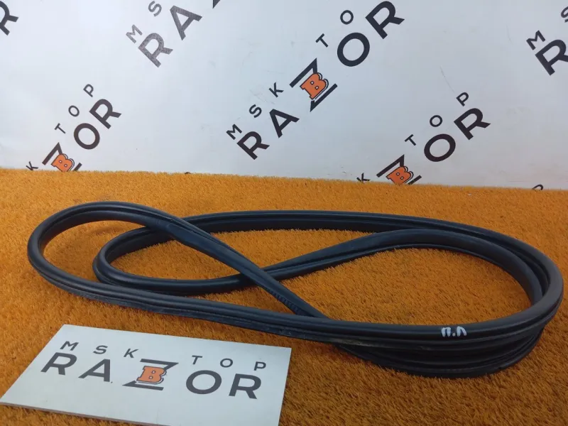 Уплотнитель проема двери