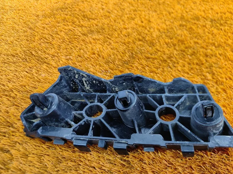 Кронштейн бампера