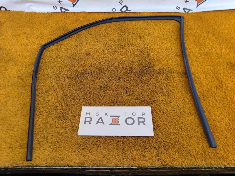 Уплотнитель стекла двери